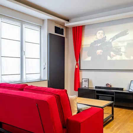 Petit Cocon Cine, Animaux Ok, A 2 Pas Du Centre アパート